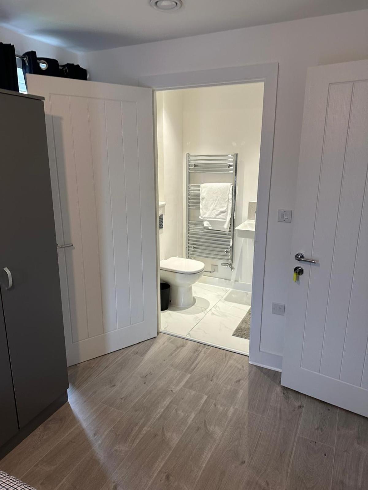 Lush King Ensuite In A Shared Home 맨체스터 외부 사진