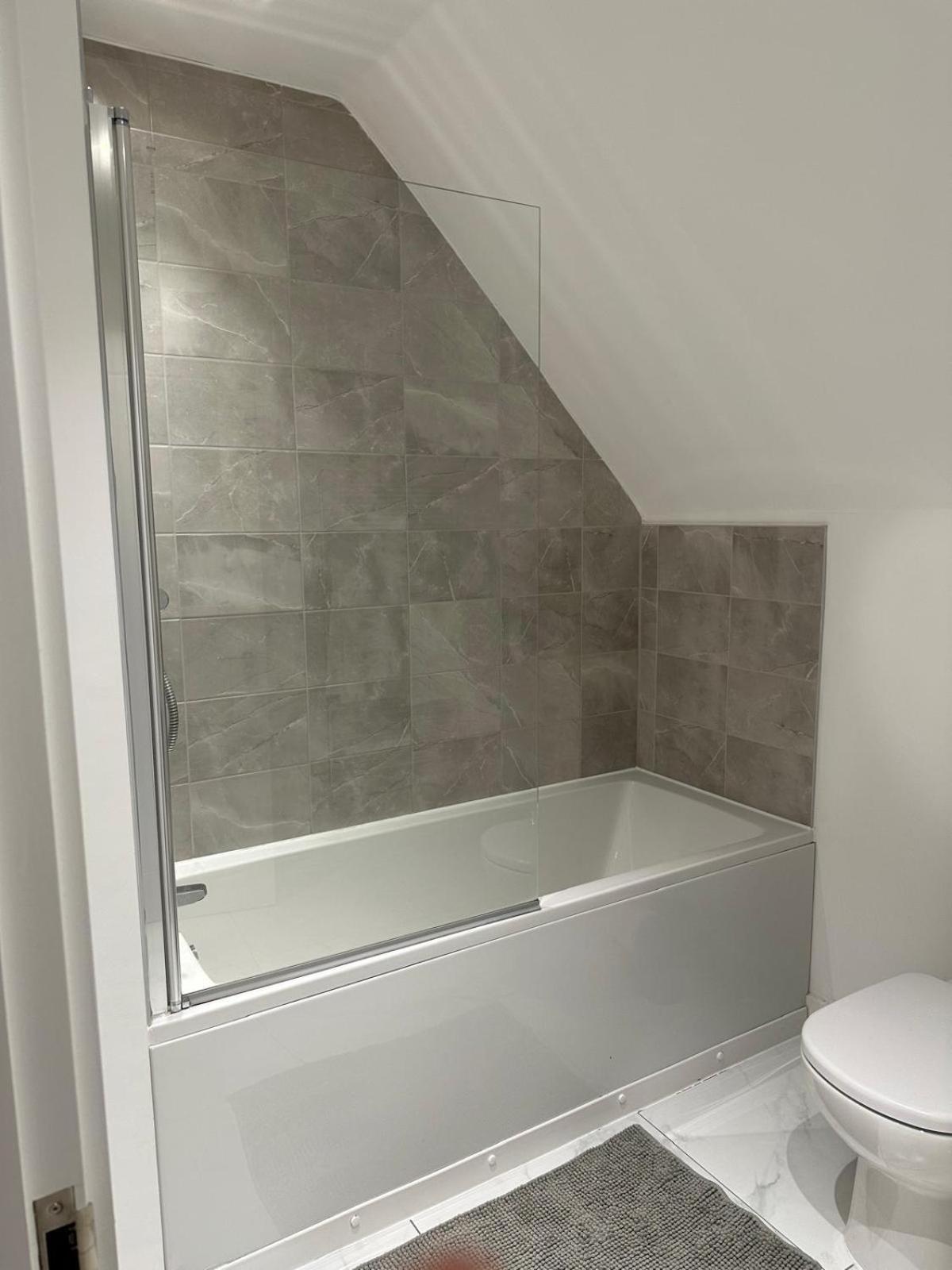 Lush King Ensuite In A Shared Home 맨체스터 외부 사진